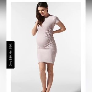 The MOST flattering maternity dress